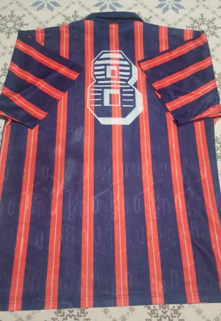Camiseta Vintage Rayas Azul y Rojo Umbro
