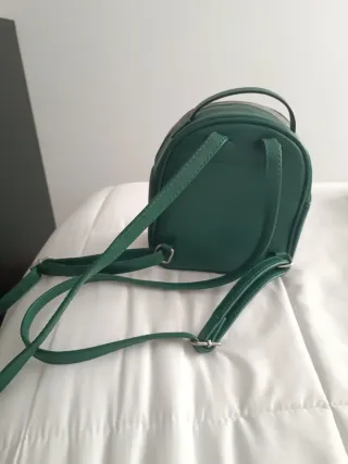 Mochila pequeña verde