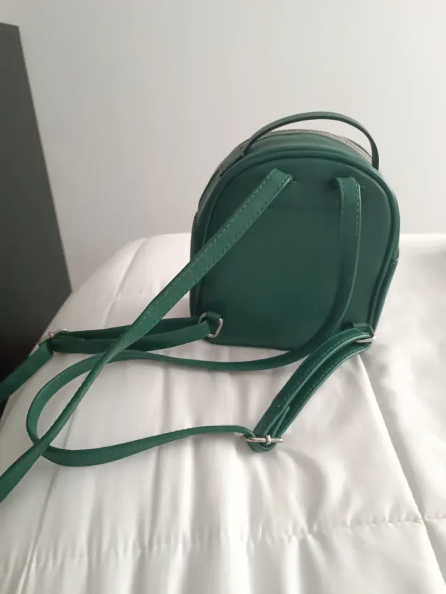 Mochila pequeña verde