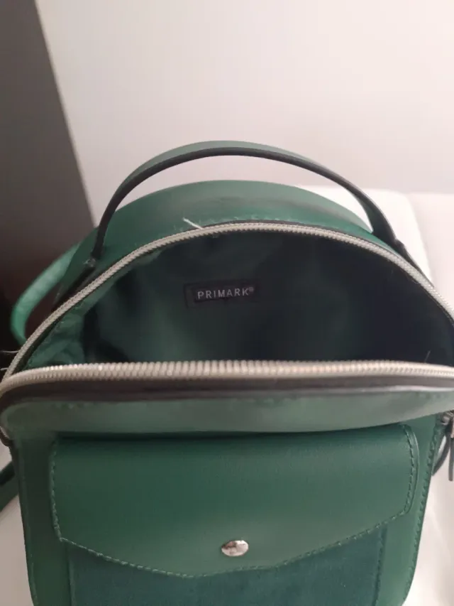 Mochila pequeña verde