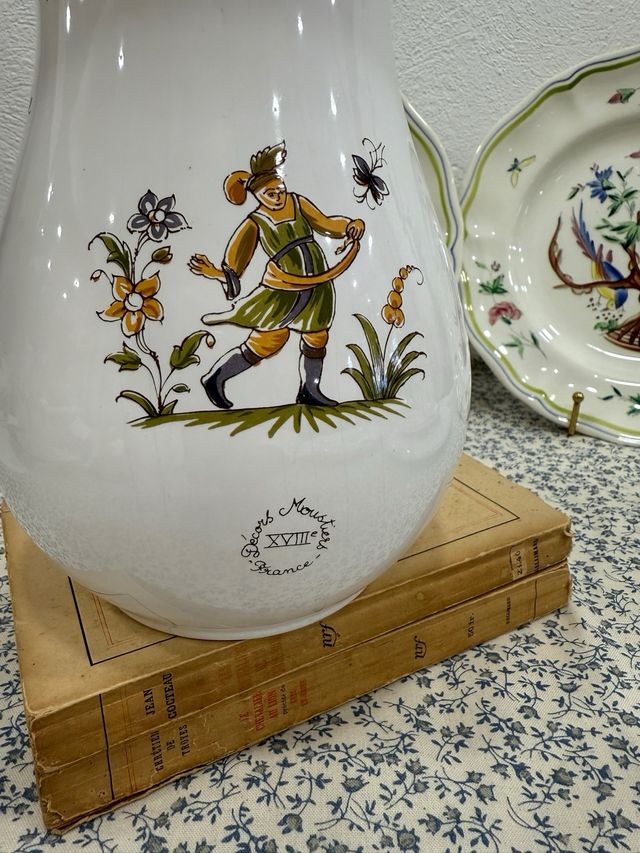 Jarrón Moustiers Francia Pintado a Mano