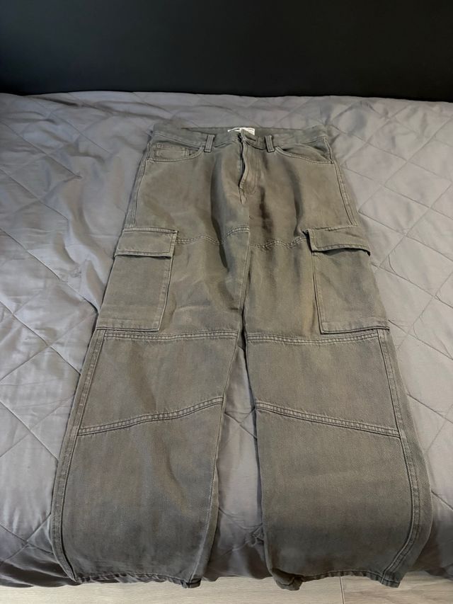 Vaqueros cargo anchos grises