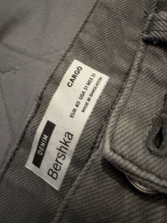 Vaqueros cargo anchos grises