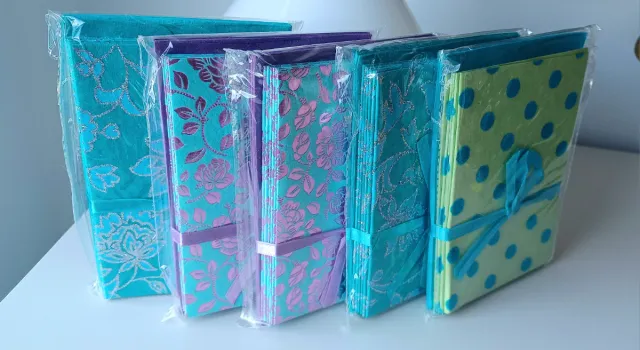 Tarjetas y sobres decorados