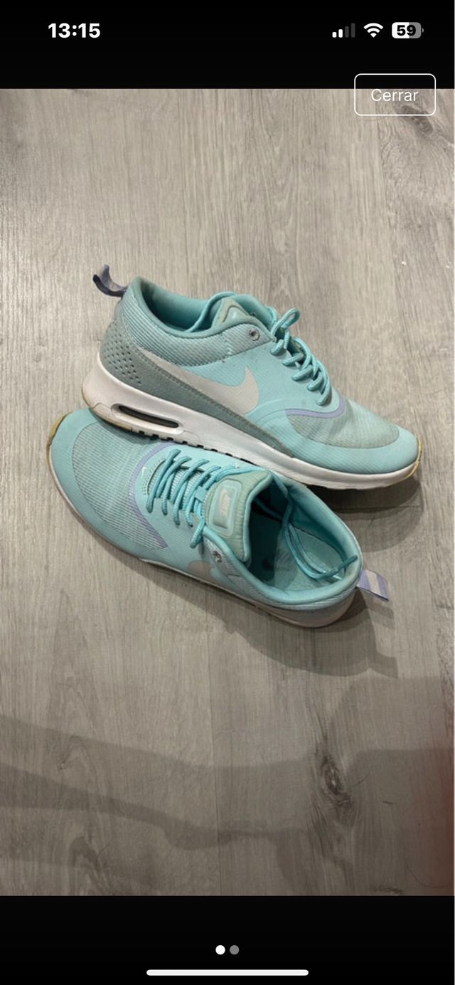 Zapatillas Nike Teales y Blancas