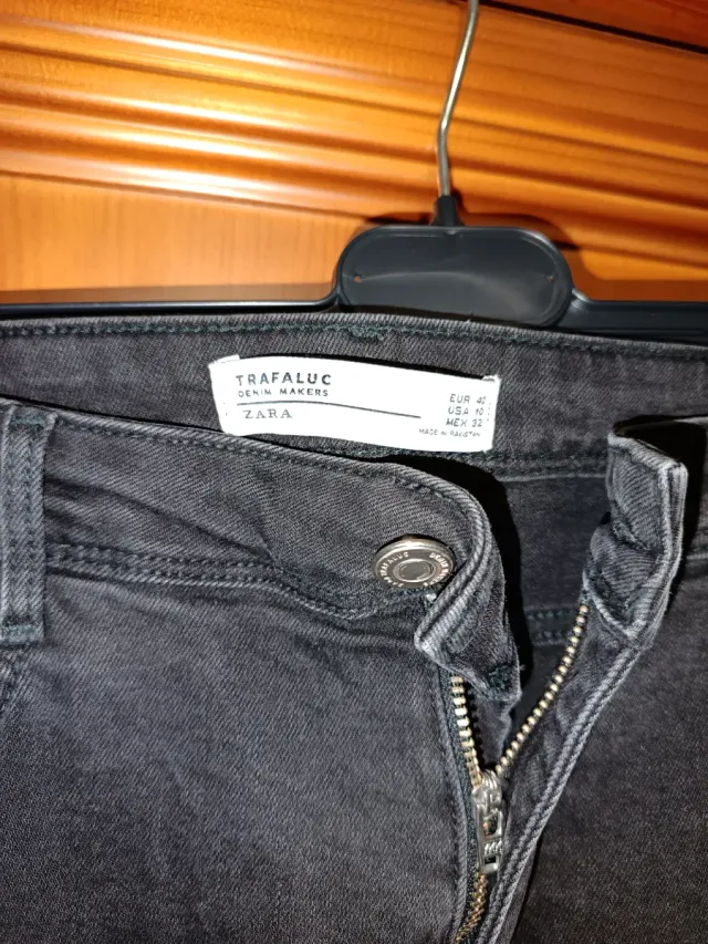 Pantalón Zara TRAFALUC Negro Talla 42