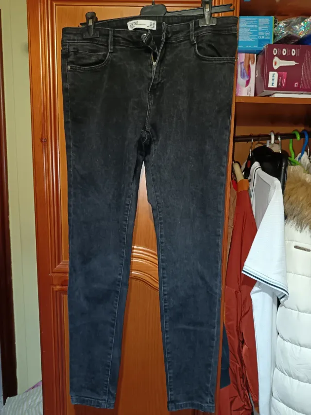 Pantalón Zara TRAFALUC Negro Talla 42