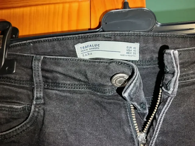 Pantalón Zara TRAFALUC Negro Talla 42