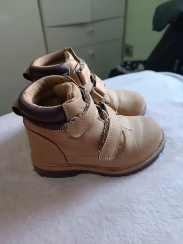 Botas niño camel con velcro