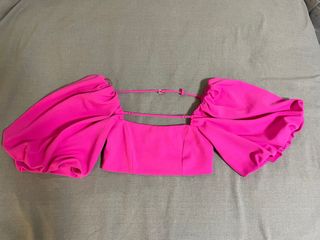 Top rosa de Zara con las mangas abullonabunadas