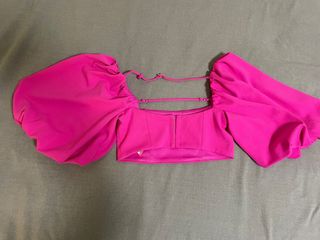 Top rosa de Zara con las mangas abullonabunadas