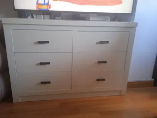 Cajonera de madera blanca