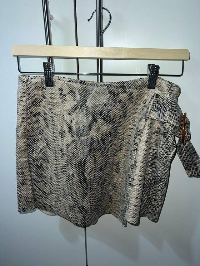 Falta pantalón de estampado animal print