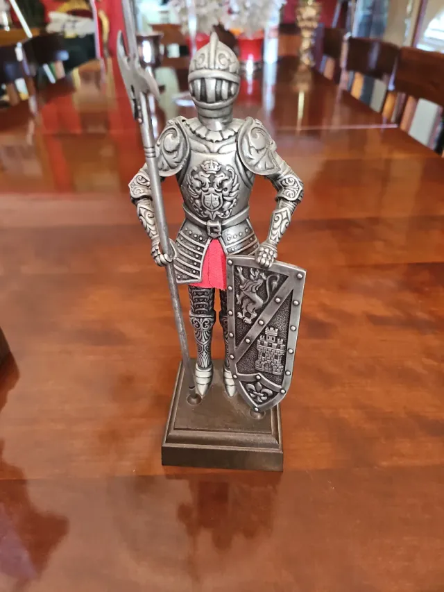 Riproduzione armatura da cavaliere medievale