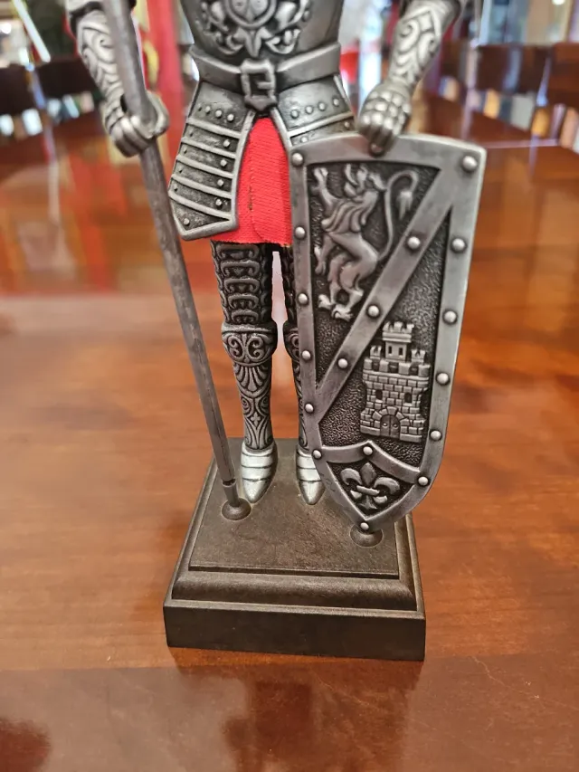 Riproduzione armatura da cavaliere medievale