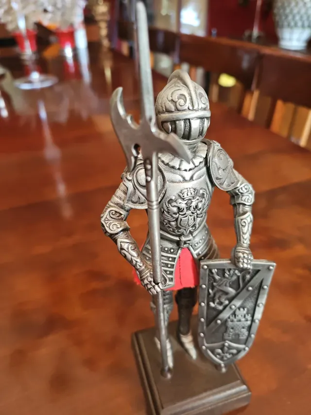 Riproduzione armatura da cavaliere medievale