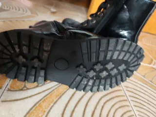 Botas niña negras número 33 usada una vez