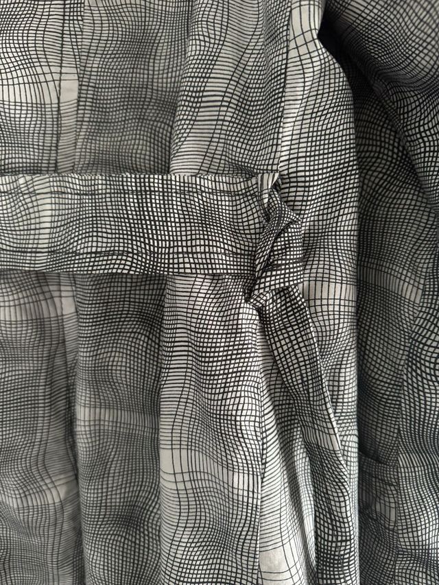 Gabardina mujer con estampado geométrico