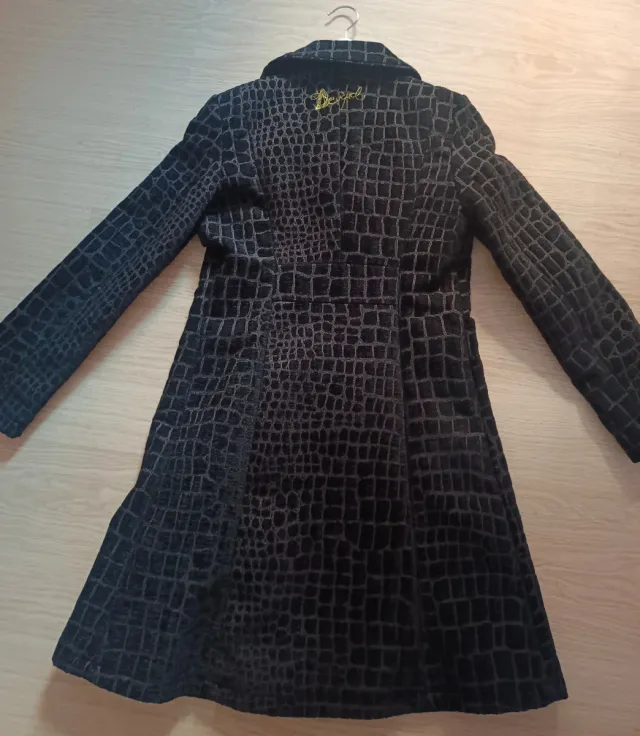 Abrigo Desigual Negro Cocodrilo
