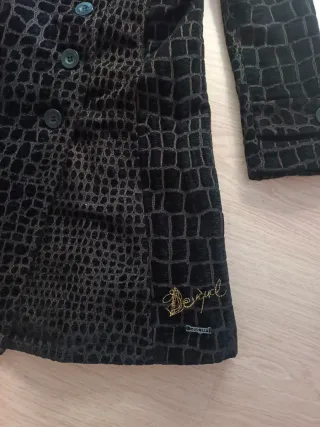 Abrigo Desigual Negro Cocodrilo