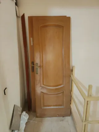 Puerta provenzal doble con relieve