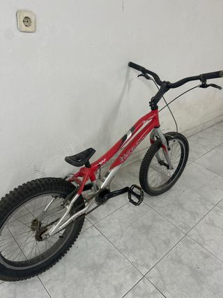 Bicicleta Monty 218 Kamel Trial Roja