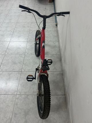 Bicicleta Monty 218 Kamel Trial Roja