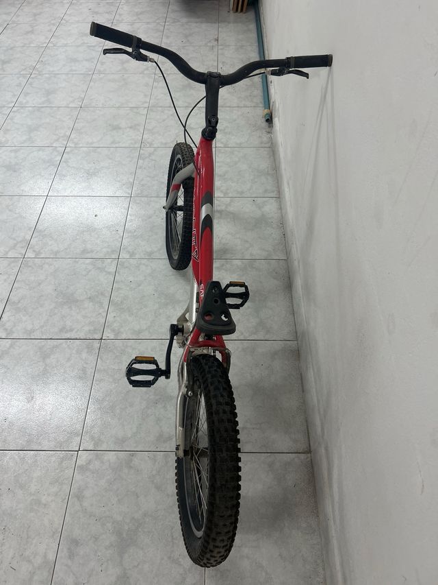 Bicicleta Monty 218 Kamel Trial Roja