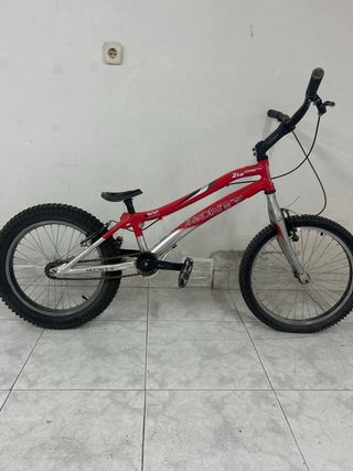 Bicicleta Monty 218 Kamel Trial Roja