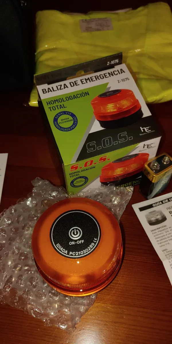 Kit Baliza Emergencia homologada, Chaleco y Bolso