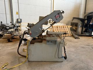 Sierra de cinta semiautomática para metales