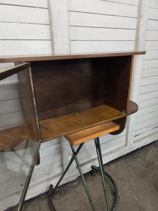 Estantería vitrina madera y cristal. Vintage