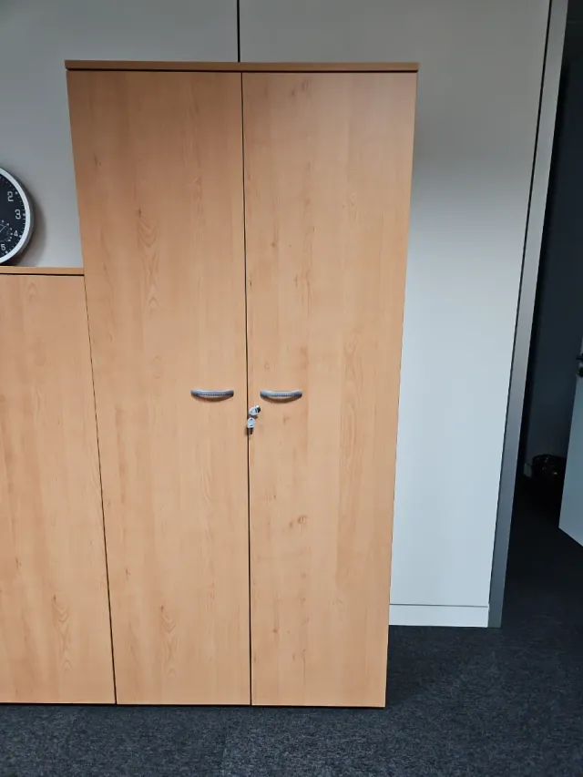 Armario de oficina. URGE VENTA