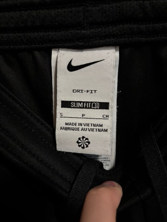 Pantalones cortos Nike negros y azules