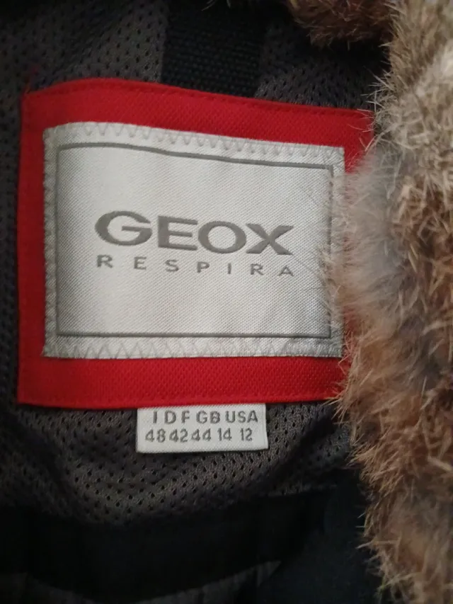 Chaleco Geox Negro con Cuello Peludo