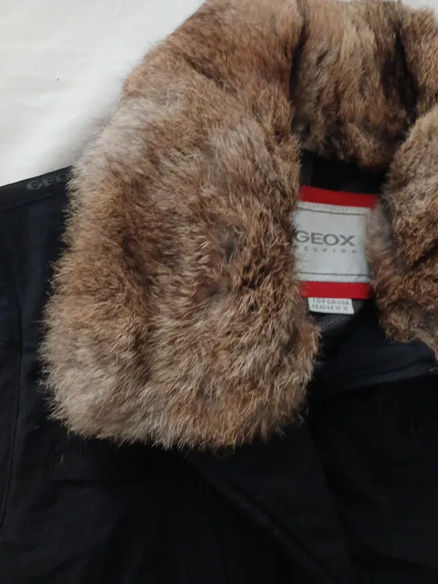 Chaleco Geox Negro con Cuello Peludo