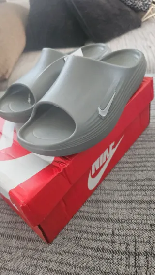 Chanclas Nike Blancas y Turquesa