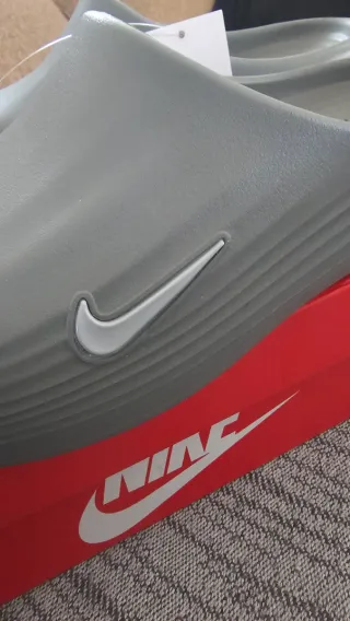 Chanclas Nike Blancas y Turquesa