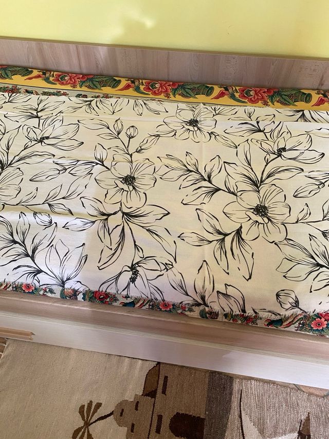 Sciarpone bianco con fiori