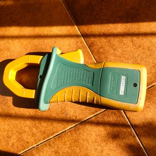 Pinza Amperimétrica Koban KP-06 Averiada