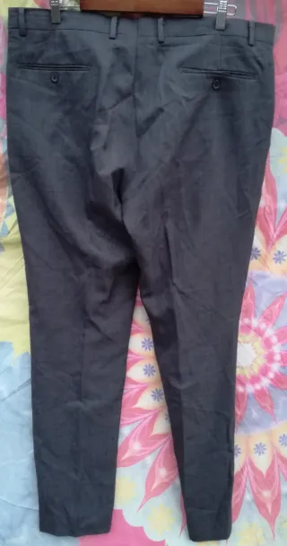 5 PANTALONES DE HOMBRE VARIEDAD ESTILOS:1X1,5 €