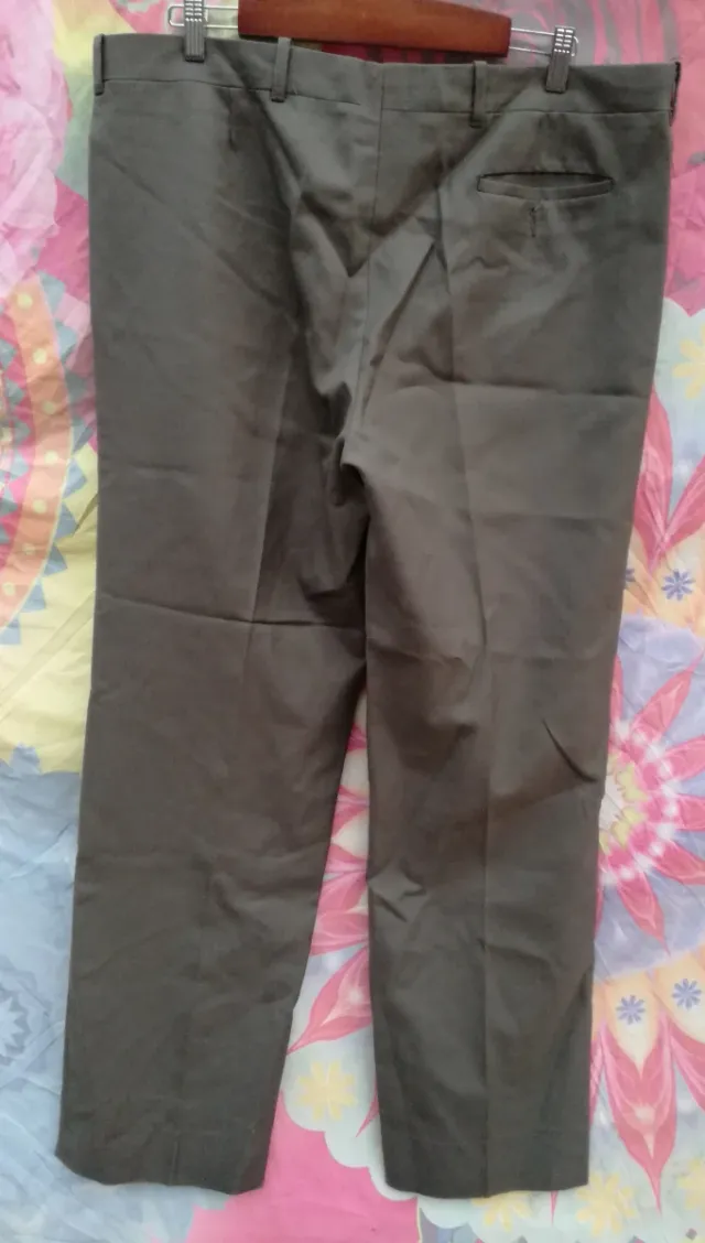 5 PANTALONES DE HOMBRE VARIEDAD ESTILOS:1X2,5 €