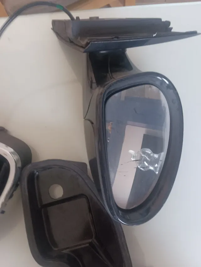 Recambios Coche Seat: Espejos, Parrilla, Bombillas