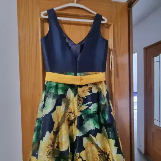 Vestido de fiesta azul y amarillo