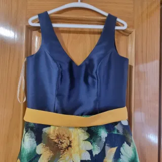 Vestido de fiesta azul y amarillo