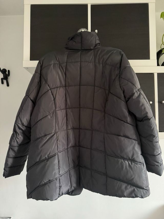 Abrigo acolchado gris señora