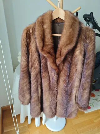 Chaqueta de piel marrón
