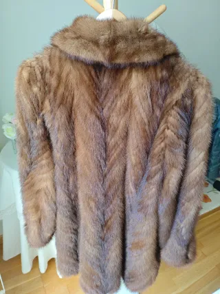 Chaqueta de piel marrón