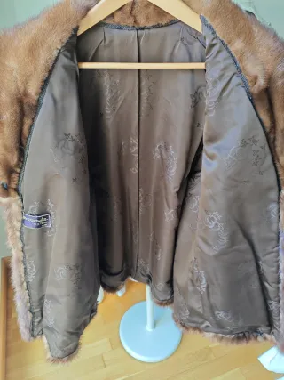 Chaqueta de piel marrón