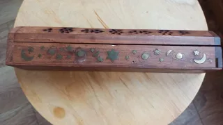 Caja quemador de incienso de madera